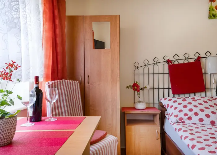 Goscinne Monika 1000 Lecia Panstwa Polskiego 3 Homestay szállás